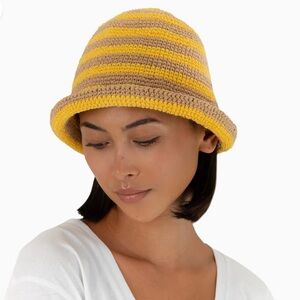 🌻 *NWT* The Sak Crochet Bucket Hat